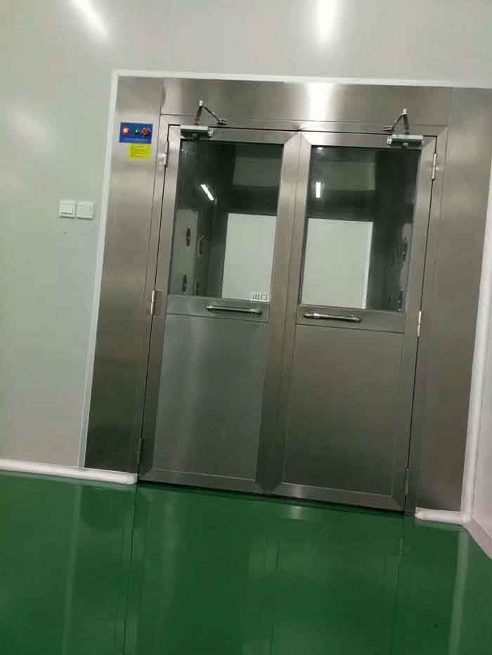 凈化車間風(fēng)淋室安裝現(xiàn)場(chǎng)實(shí)拍圖 凈化車間風(fēng)淋室安裝現(xiàn)場(chǎng)實(shí)拍圖