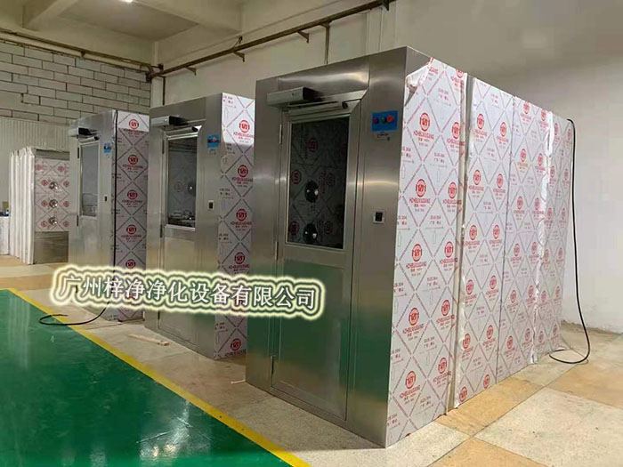 風(fēng)淋室的類型繁多，不同類型的風(fēng)淋室適用于不同的場合和需求