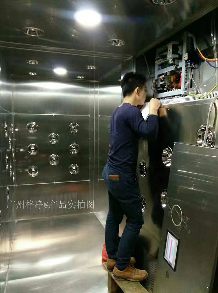 檢查風(fēng)淋室控制器是否損壞，按鈕是否失靈。