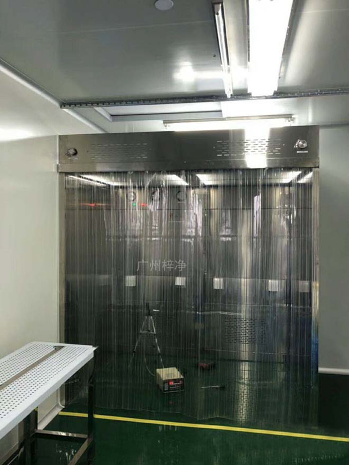 負壓稱量罩在制藥行業(yè)中，對藥品成分的精確稱量至關(guān)重要。