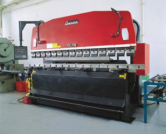 FFU空氣凈化設(shè)備采用進(jìn)口AMADA數(shù)控折彎機 FFU空氣凈化設(shè)備采用進(jìn)口AMADA數(shù)控折彎機